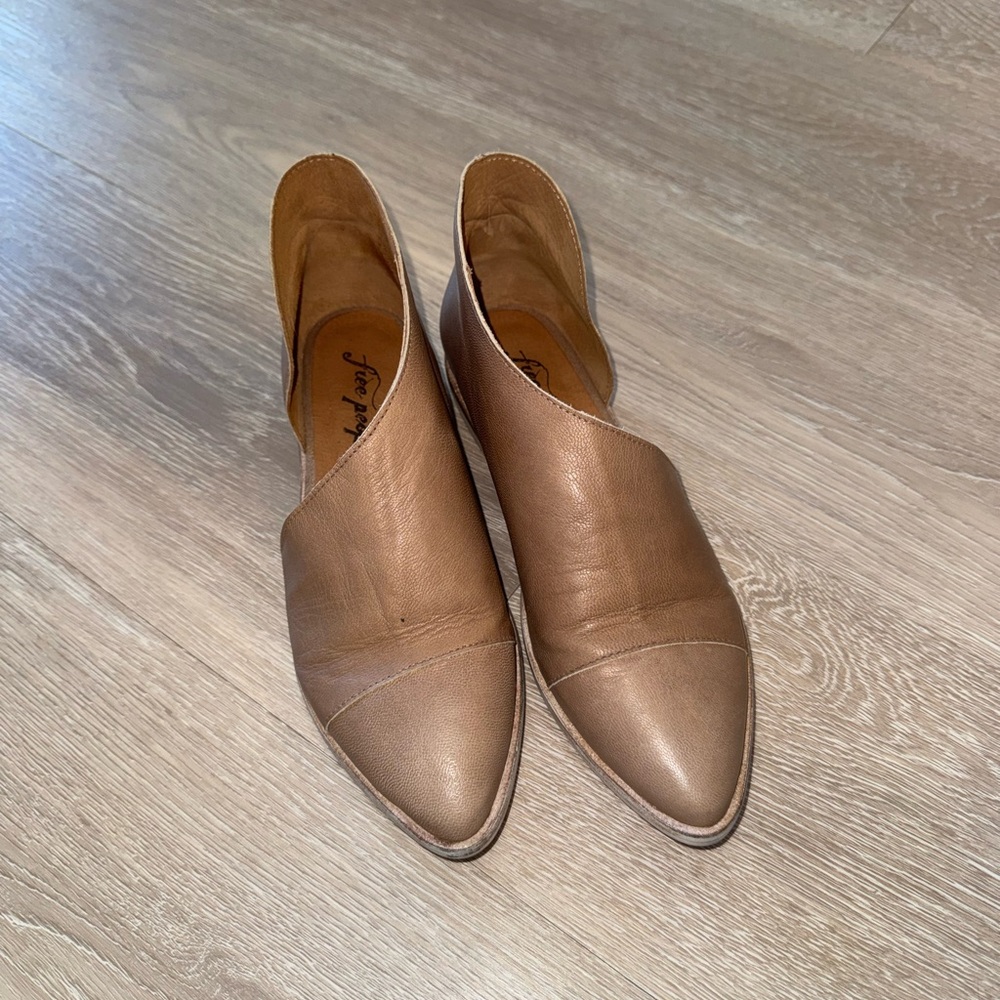 Free People Tan Pointed Leather Slip-On Flats